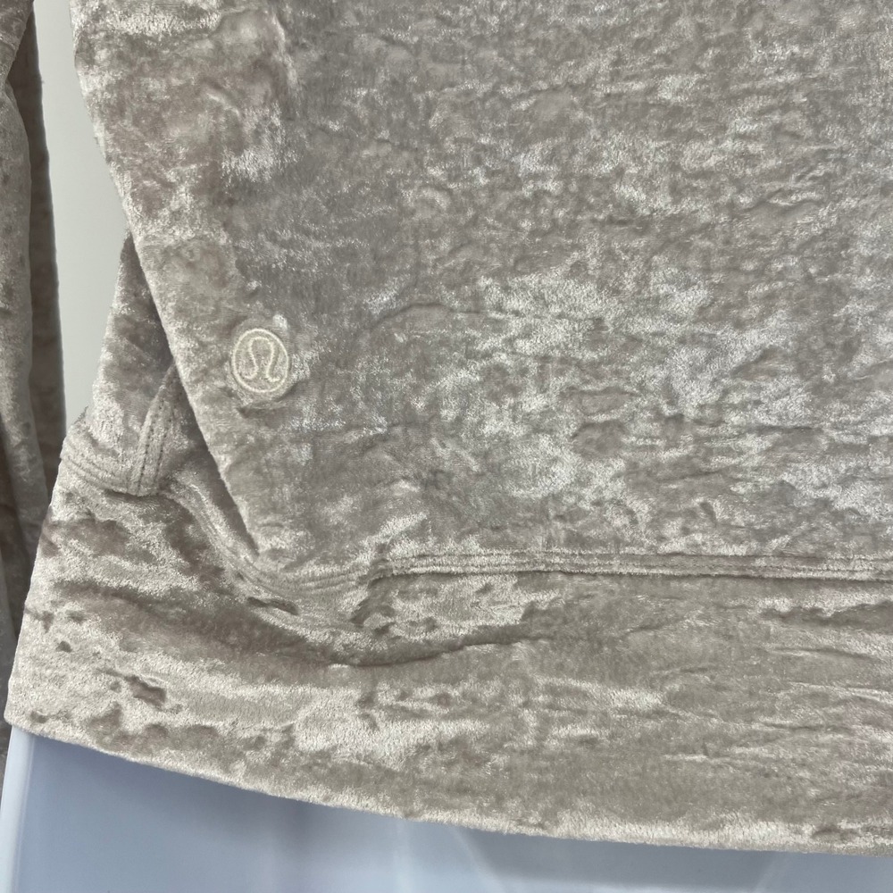 Lululemon Warm Down Size 4 Crewneck Sweatshirt Gray Crushed Velvet Pullover - Picture 3 of 7